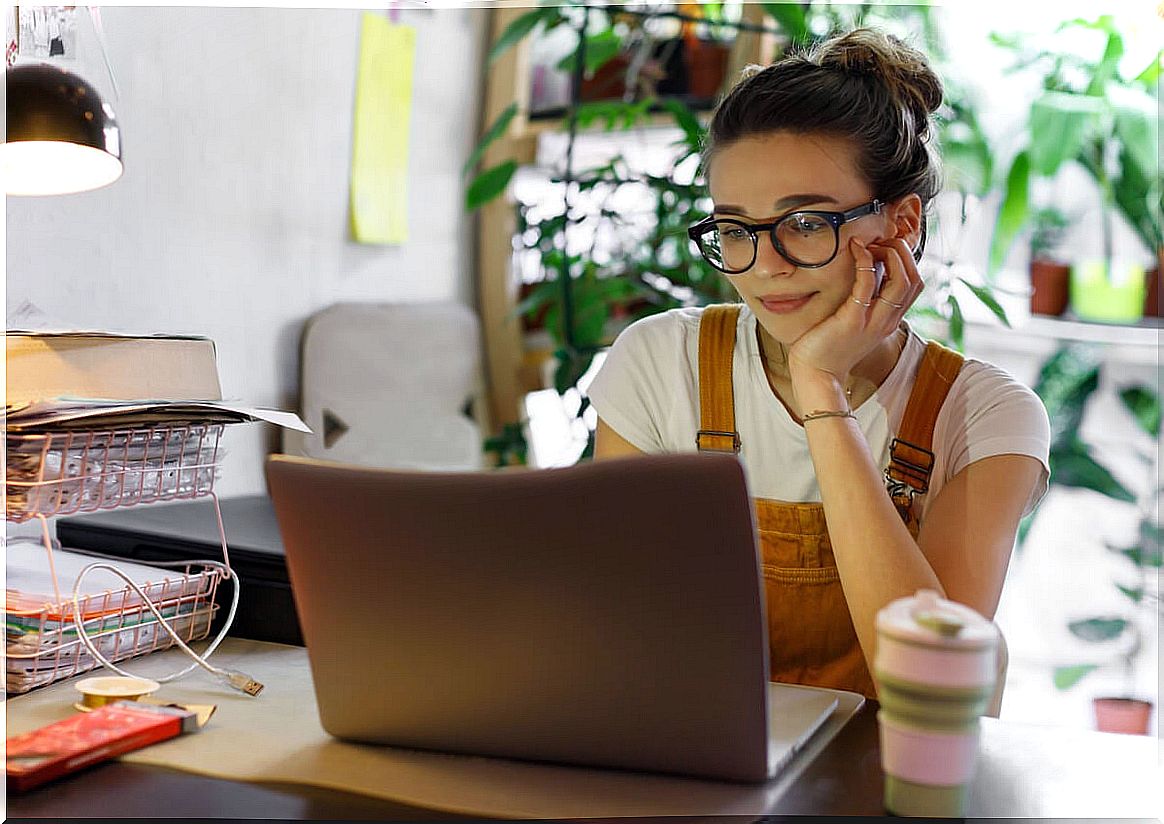 Girl looking for information about online shopping addiction