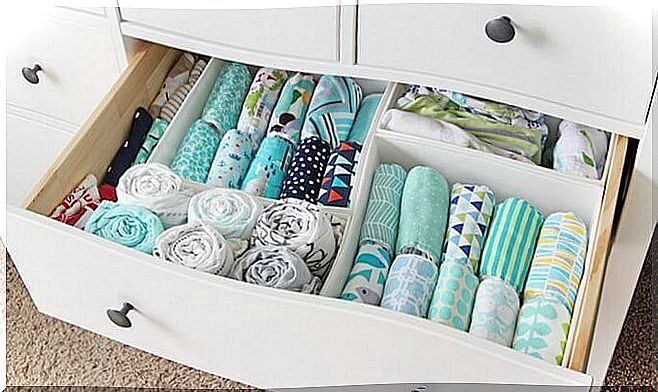 drawers arranged according to Marie Kondo method